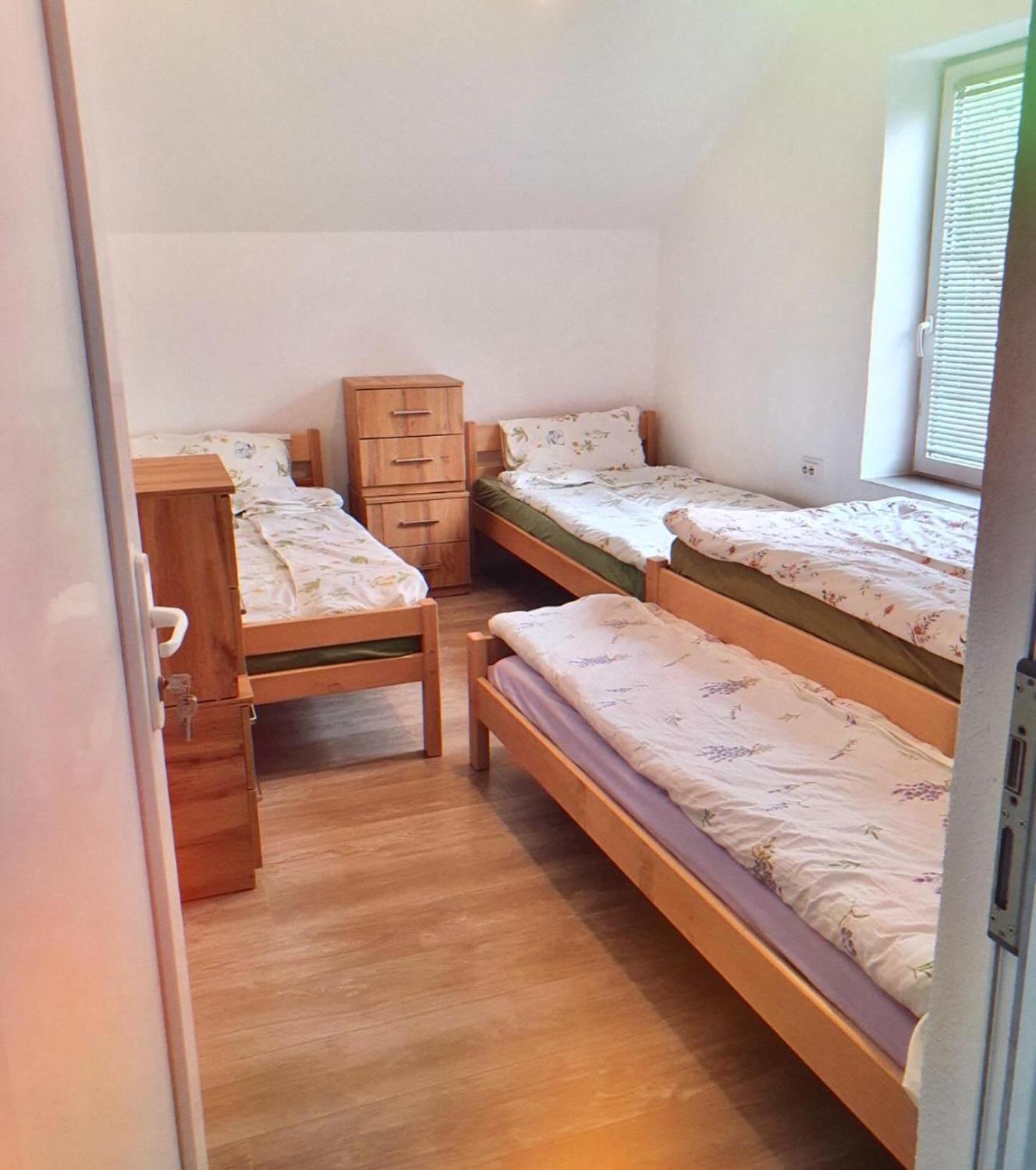 Guest House Ulnika Vuthaj Esterno foto